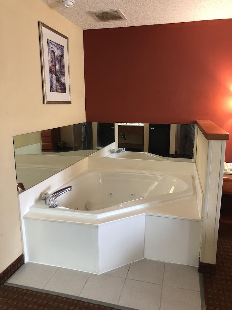 Millennium Inn Ellisville Ngoại thất bức ảnh