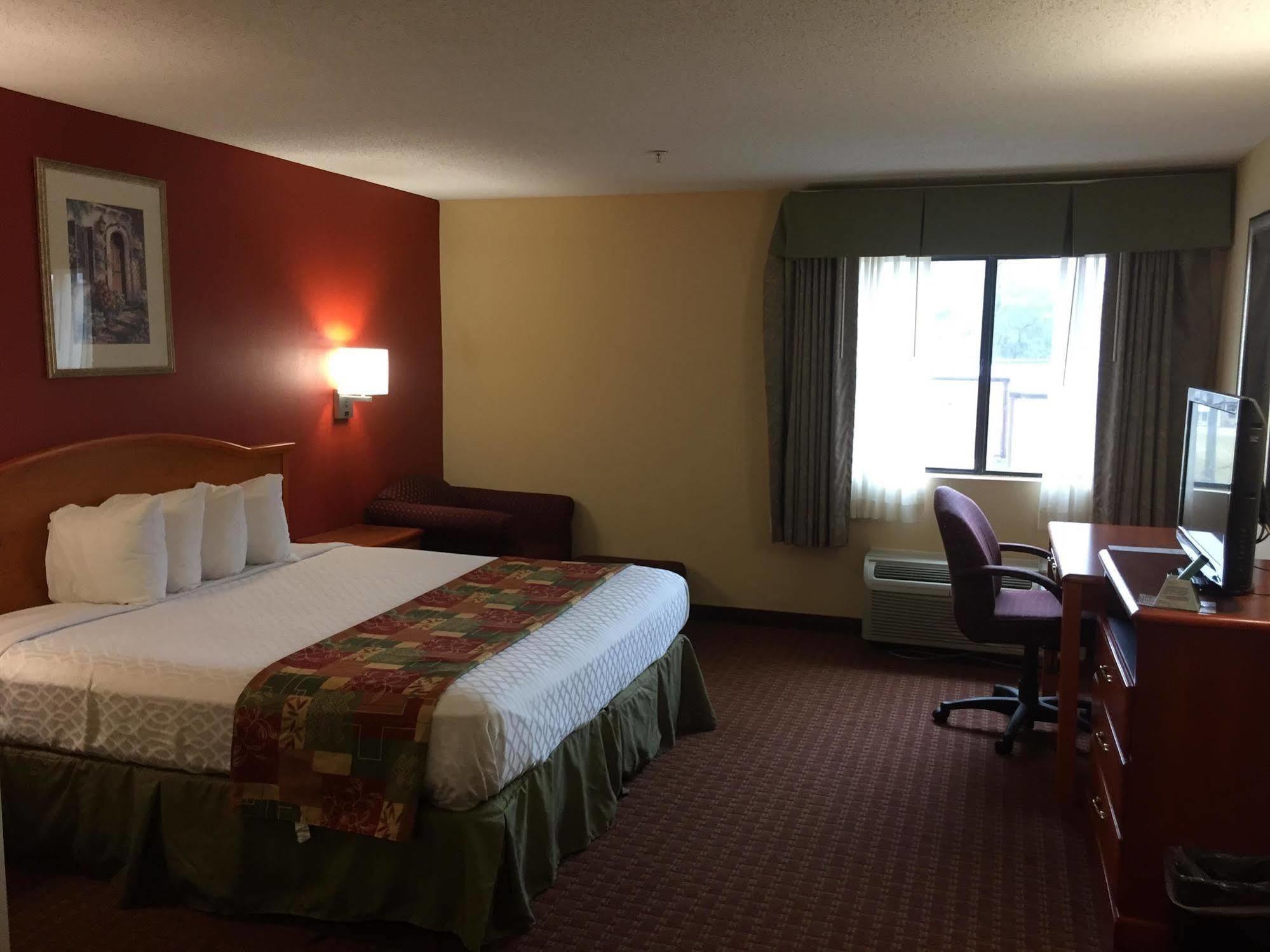 Millennium Inn Ellisville Ngoại thất bức ảnh