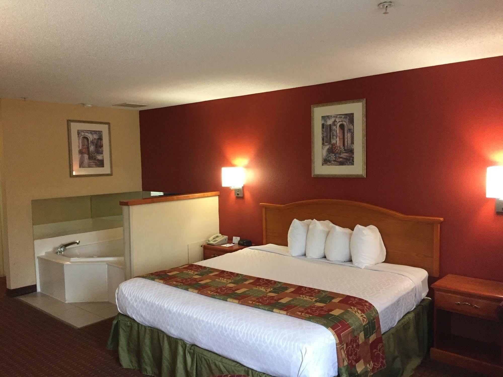 Millennium Inn Ellisville Ngoại thất bức ảnh